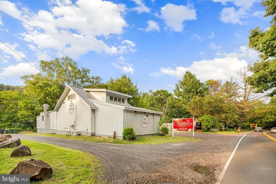 More Photos Of 1821 River Rd, Upper Black Eddy Restaurant For Sale