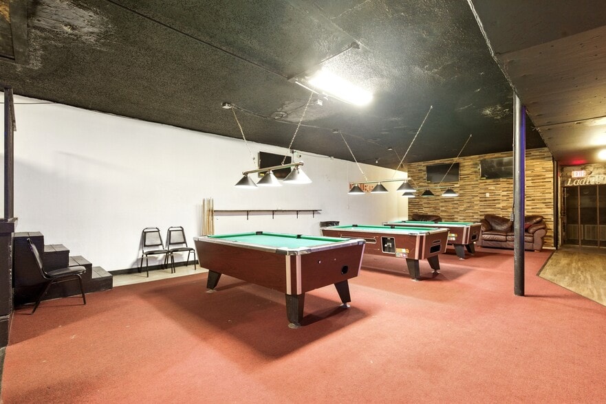 More Photos Of 8604 Jensen Dr, Houston Bar For Sale