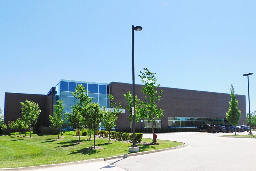 More Photos Of 25125 Regency Dr, Novi Office For Lease