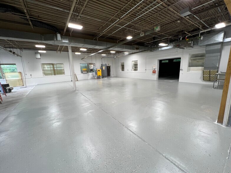 More Photos Of 604 South St, Holbrook Manufacturing For Sale