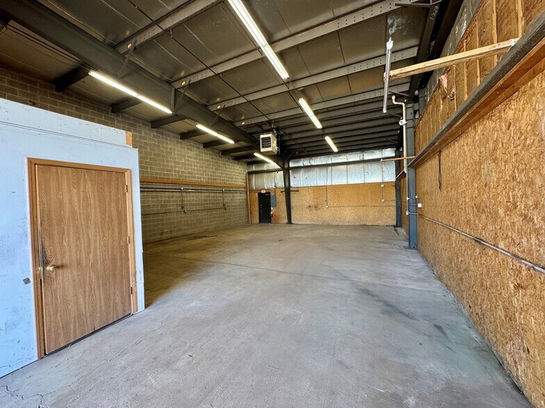 More Photos Of 11917 Smith Dr, Huntley Light Distribution For Lease