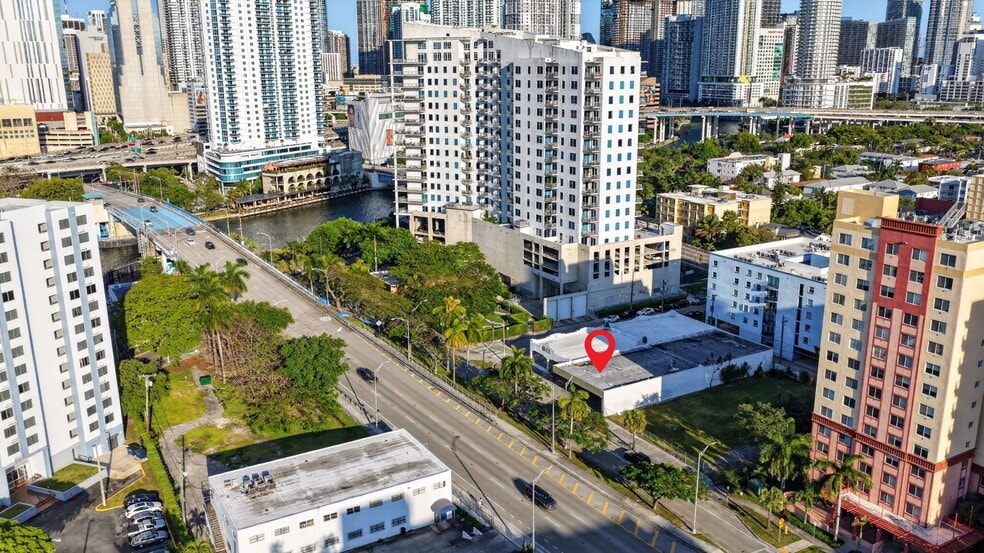 More Photos Of 500 W Flagler St, Miami Manufacturing For Lease