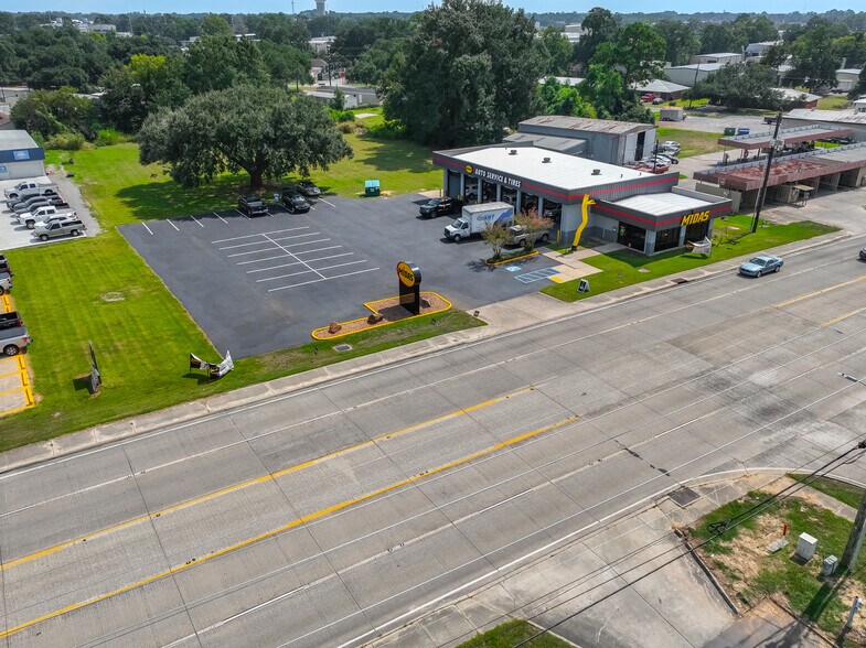 More Photos Of 3115 W Pinhook Rd, Lafayette Flex For Sale