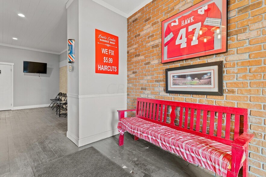 More Photos Of 1550 Lewis Center Rd, Lewis Center Freestanding For Sale