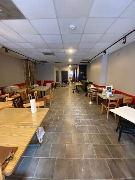 More Photos Of 835 N Market St, Wilmington Storefront Retail Office For Lease