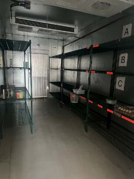 More Photos Of 2575 San Pablo Ave, Berkeley Freestanding For Lease