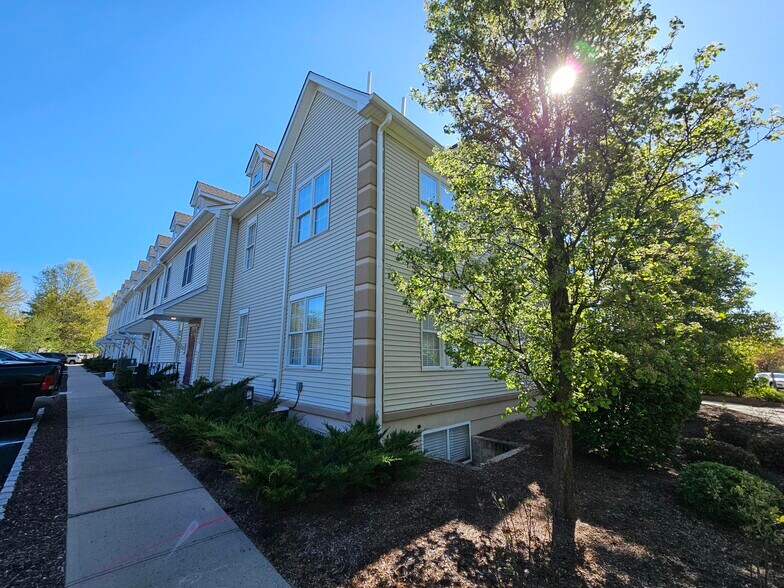 More Photos Of 4 Walter Foran Blvd, Flemington Office For Sale