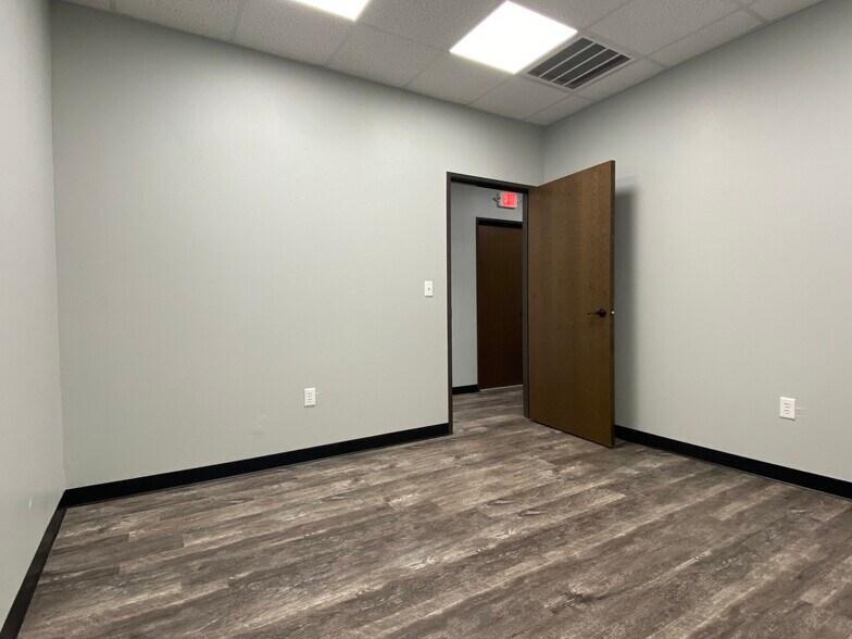 More Photos Of 7605 NW 79th Pl, Oklahoma City Industrial For Lease