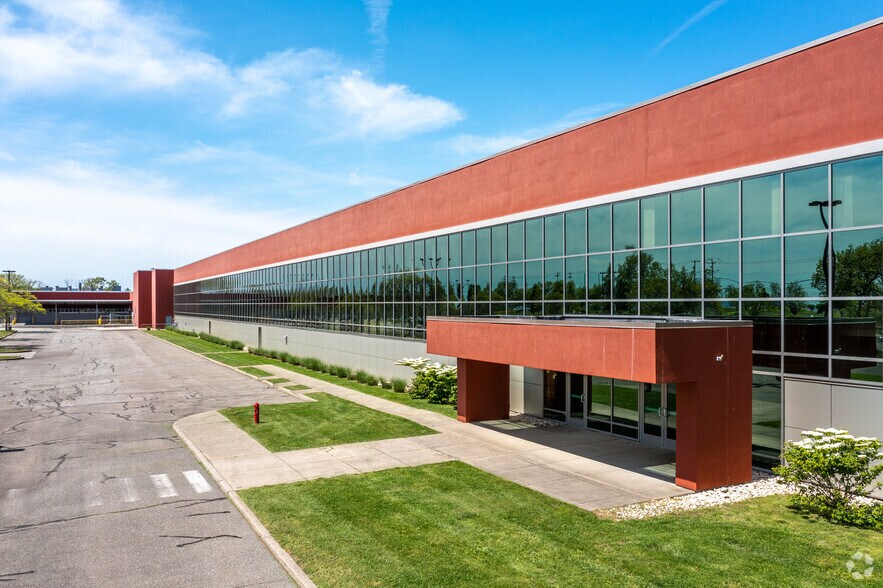 More Photos Of 1010-1080 Atlantic St, Bridgeport Manufacturing For Lease