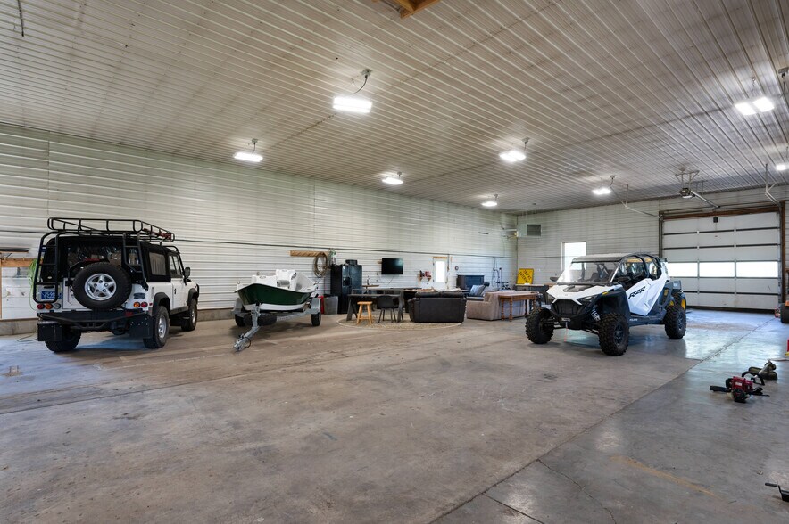More Photos Of 70 Williams Rd E, Gallatin Gateway Flex For Sale