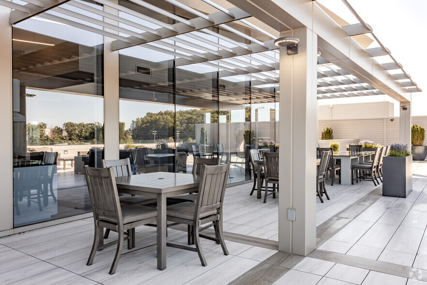 More Photos Of 22365 Broderick Dr, Sterling Medical For Lease