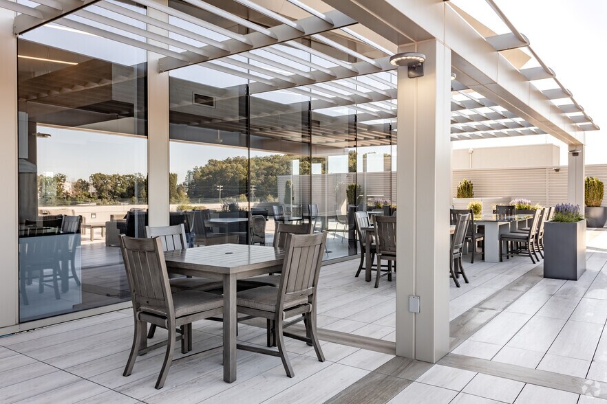 More Photos Of 22365 Broderick Dr, Sterling Medical For Lease