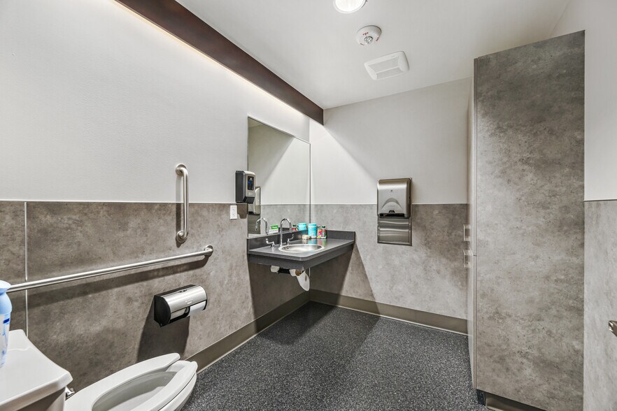 More Photos Of 4730 California Ave SW, Seattle Apartments For Lease
