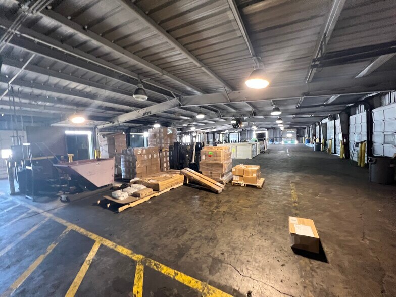 More Photos Of 7745 Mobile Hwy, Hope Hull Distribution For Lease