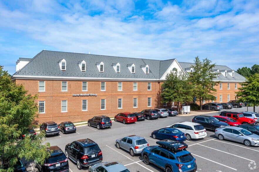 More Photos Of 6101 Redwood Square Ctr, Centreville Medical For Sale