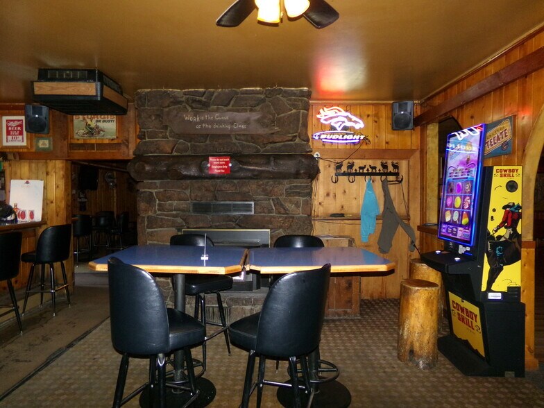 More Photos Of 30 E Pine St, Pinedale Bar For Sale