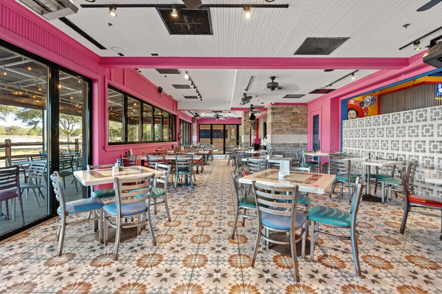 More Photos Of 1025 Industrial Dr, Crestview General Retail For Sale