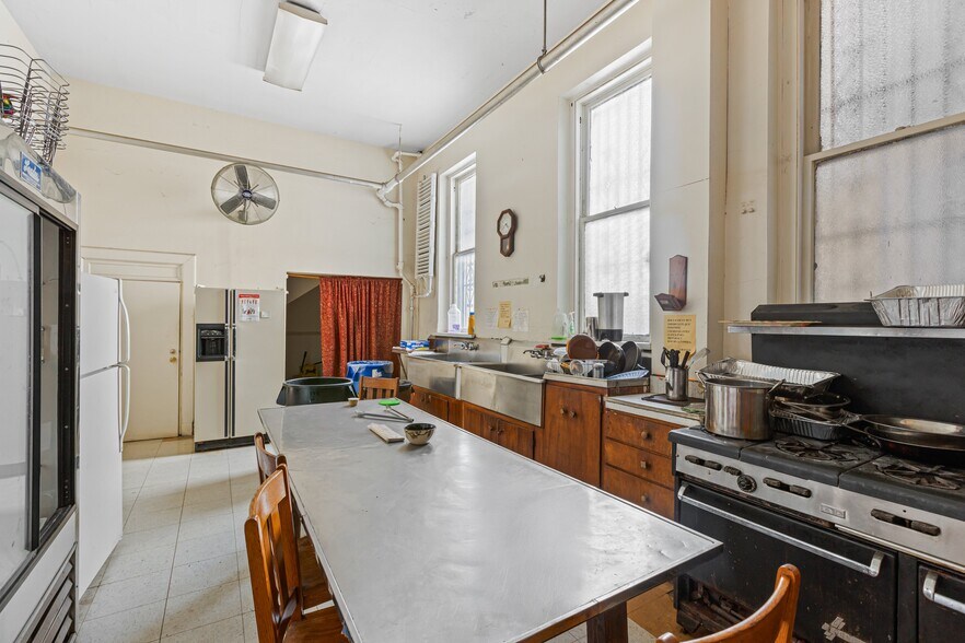 More Photos Of 4802 6th Ave, Brooklyn Religious Facility For Sale