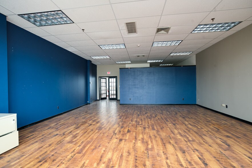 More Photos Of 112 Main St, Putnam Storefront Retail Office For Lease