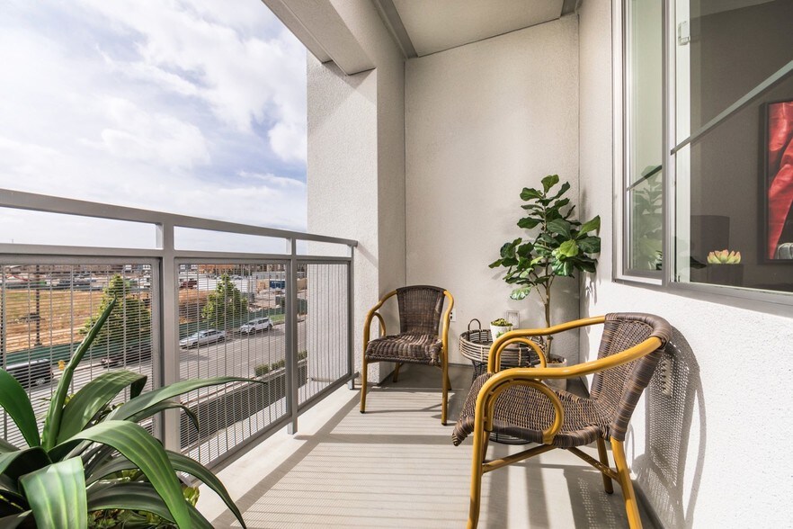 More Photos Of 1365 McCandless Dr, Milpitas Multifamily For Sale