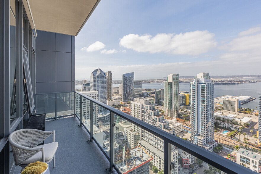 More Photos Of 1331 Columbia St, San Diego Apartments For Lease