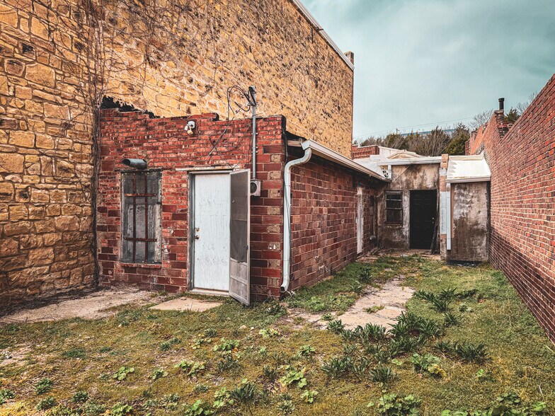 More Photos Of 614 Kihekah Ave, Pawhuska Flex For Sale