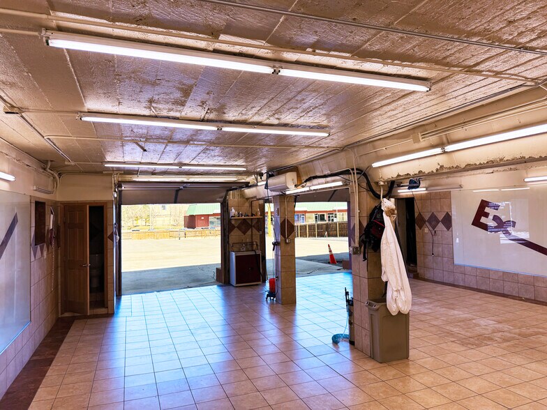 More Photos Of 9901 W Colfax Ave, Lakewood Freestanding For Sale