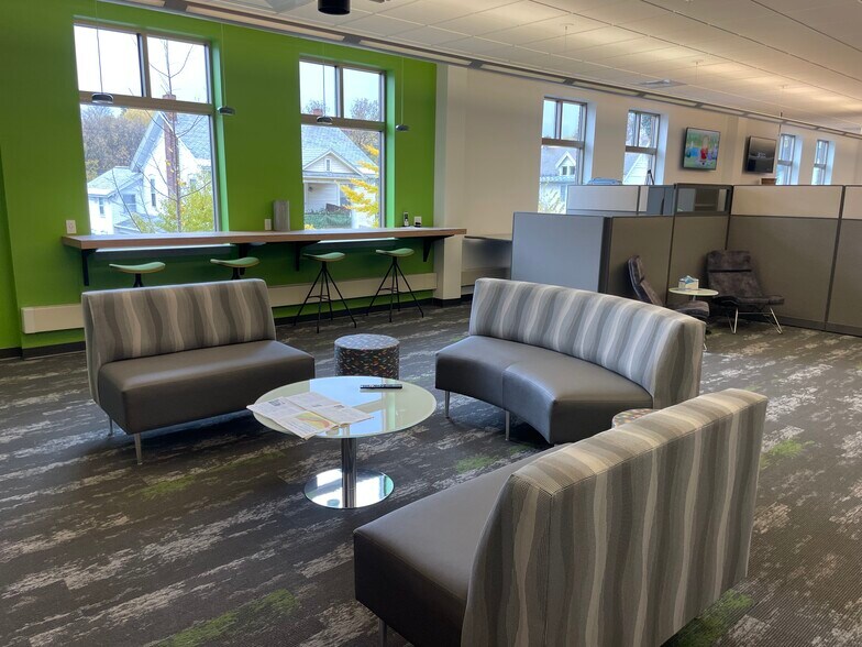 More Photos Of 10 E Allen St, Winooski Office For Lease