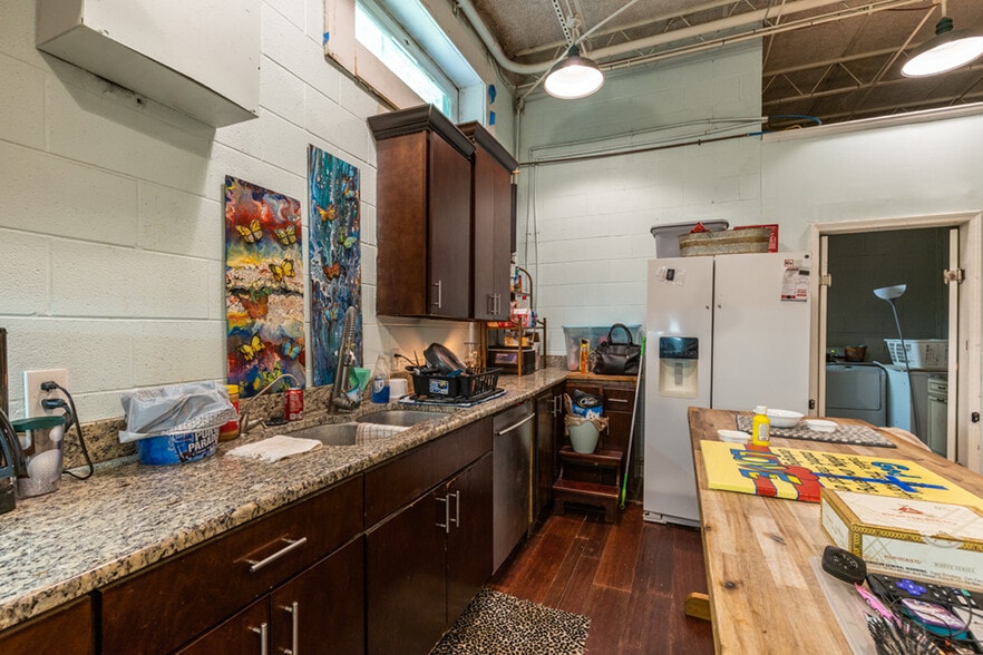 More Photos Of 8871 Griffith Rd, Nashville Warehouse For Sale