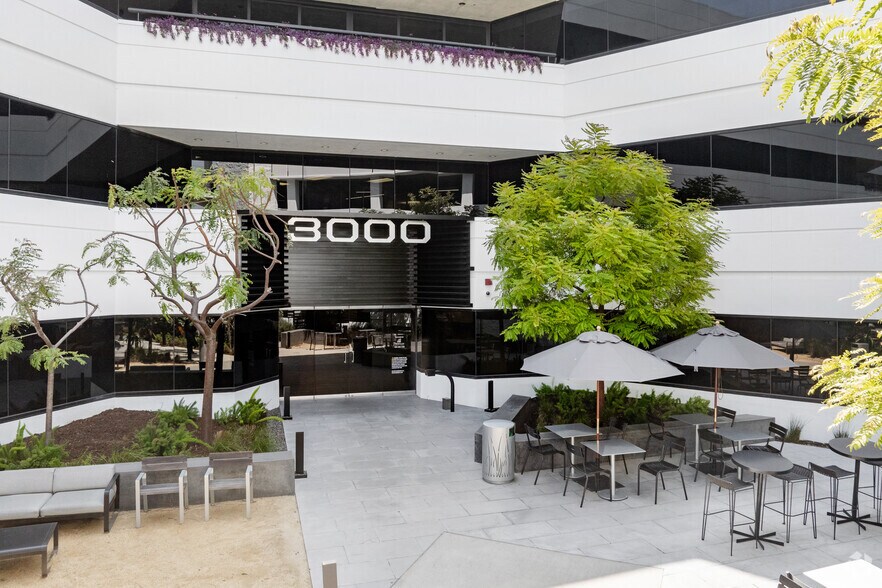 More Photos Of 3000 S Robertson Blvd, Los Angeles Office For Sale