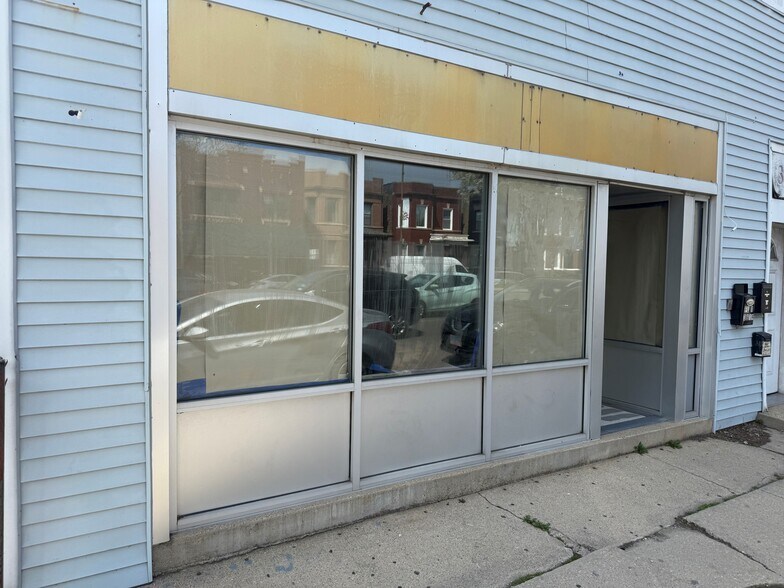Primary Photo Of 3614 N Ashland Ave, Chicago Storefront Retail Residential For Lease