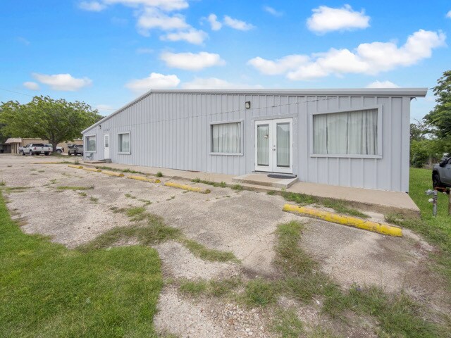 Primary Photo Of 2302 E Adams Ave, Temple Freestanding For Sale