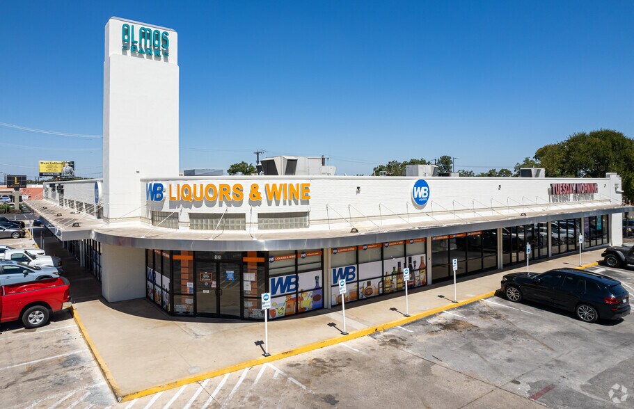 More Photos Of 3910 McCullough Ave, San Antonio Storefront For Lease