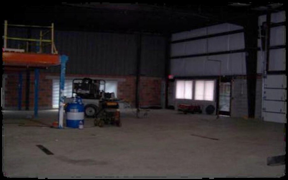 More Photos Of 155 E Chicago St, Cary Warehouse For Lease