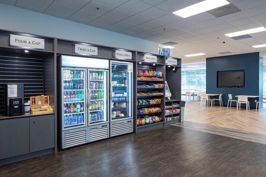 More Photos Of 5995 Windward Pky, Alpharetta Office For Lease