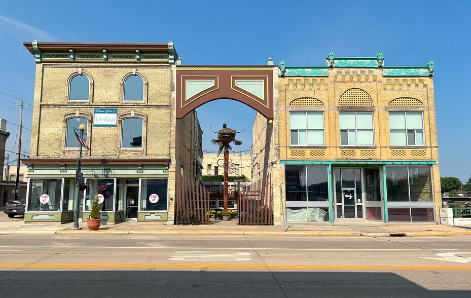 More Photos Of , Fort Atkinson General Retail For Sale