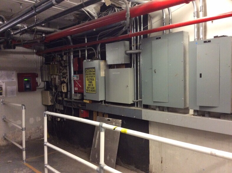 More Photos Of 5216-5224 5th Ave, Brooklyn Office For Sale