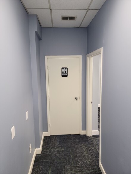 More Photos Of 2115 N Charles St, Baltimore Office Residential For Lease