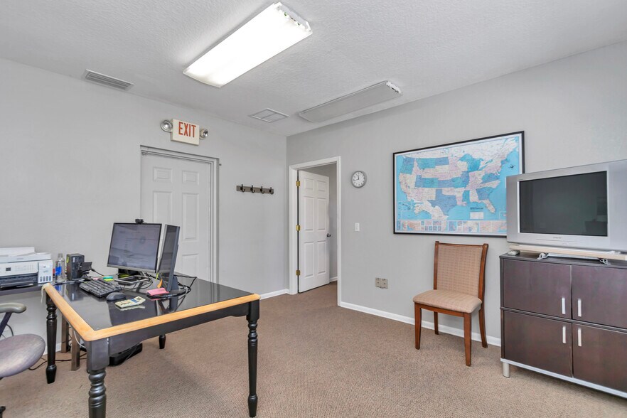 More Photos Of 7365 SW 38th St, Ocala Warehouse For Lease