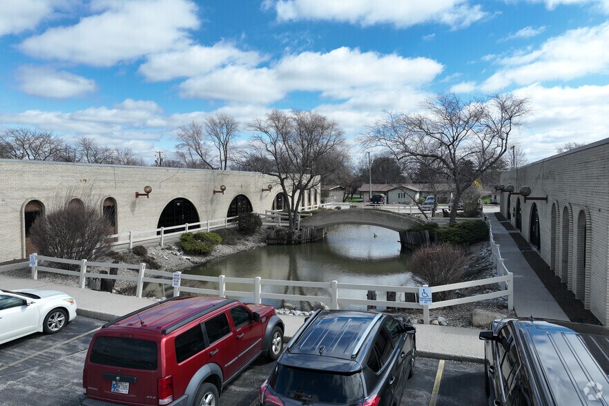 More Photos Of 7895 Broadway St, Merrillville Medical For Lease