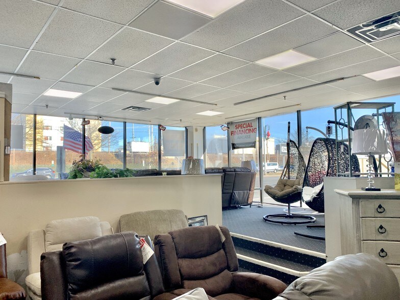 More Photos Of 500 Sunrise Hwy, Rockville Centre Storefront For Lease