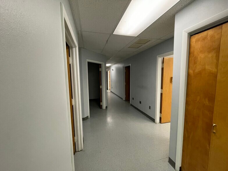 More Photos Of 11325 Pembrooke Sq, Waldorf Medical For Sale