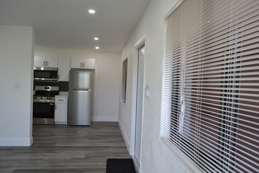 More Photos Of 940 NW 8th Ave, Pompano Beach Apartments For Sale
