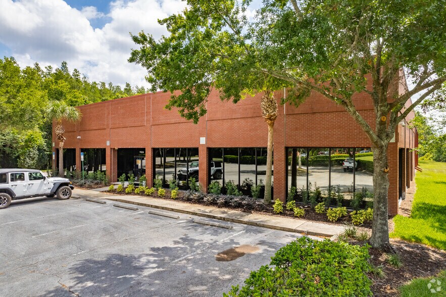 More Photos Of 4502 Woodland Corporate Blvd, Tampa Unknown For Lease