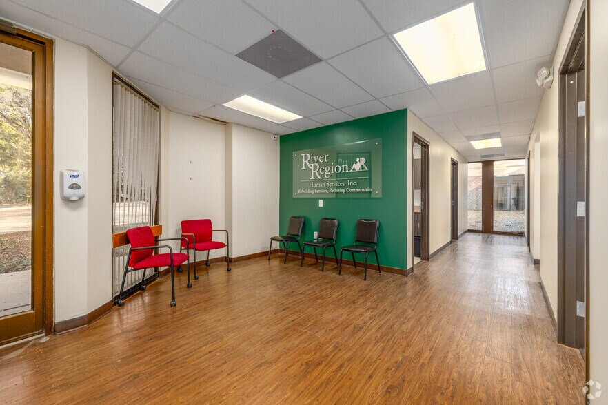 More Photos Of 3901 Carmichael Ave, Jacksonville Medical For Sale