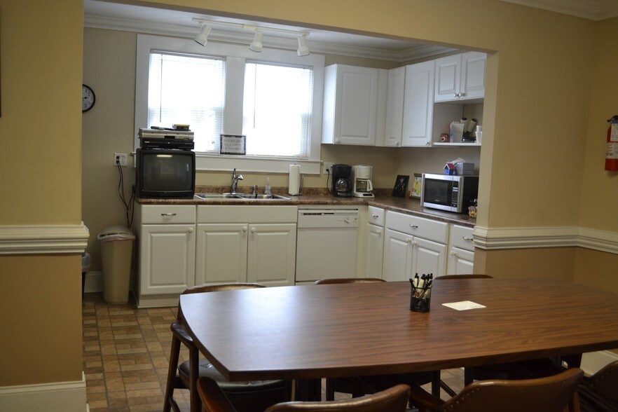 More Photos Of 1090 Boiling Springs Rd, Spartanburg Office For Sale