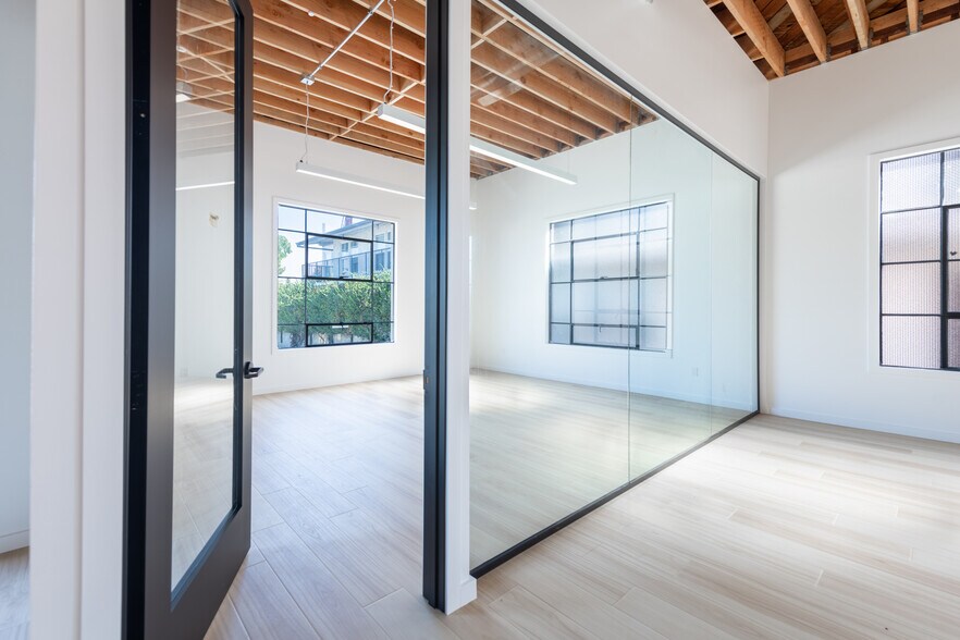 More Photos Of 5556 W Washington Blvd, Los Angeles Loft Creative Space For Lease