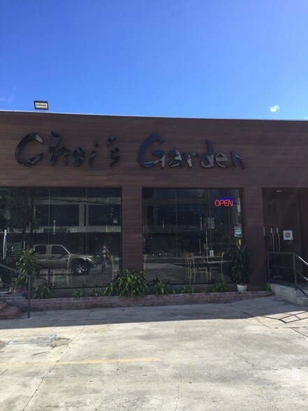 More Photos Of 1303 Rycroft St, Honolulu Restaurant For Sale