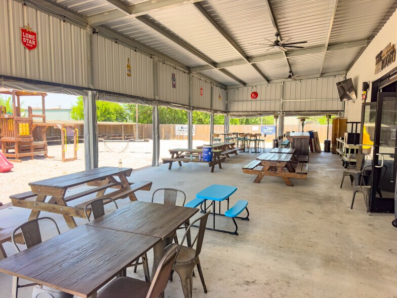 More Photos Of 3805 FM 2765, El Campo Restaurant For Sale
