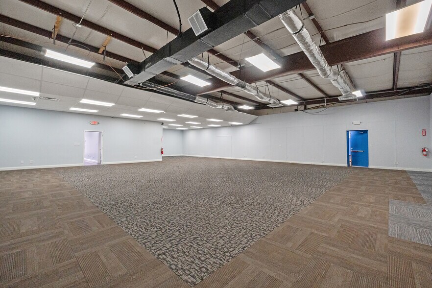 More Photos Of 2613-2617 Executive Point Dr, Monroe Mixed Retail For Sale